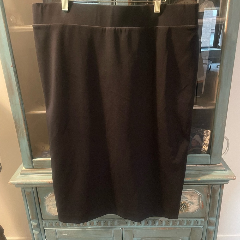 Alfani Black Pencil Skirt below Knee-Length Work Style 28” Long
